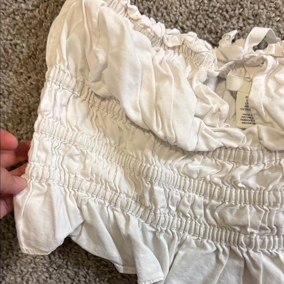 H&M Cream Ruffled Top - Picture 3 of 5